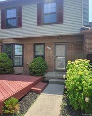 31164 Country Way Way, Farmington Hills, MI 48331