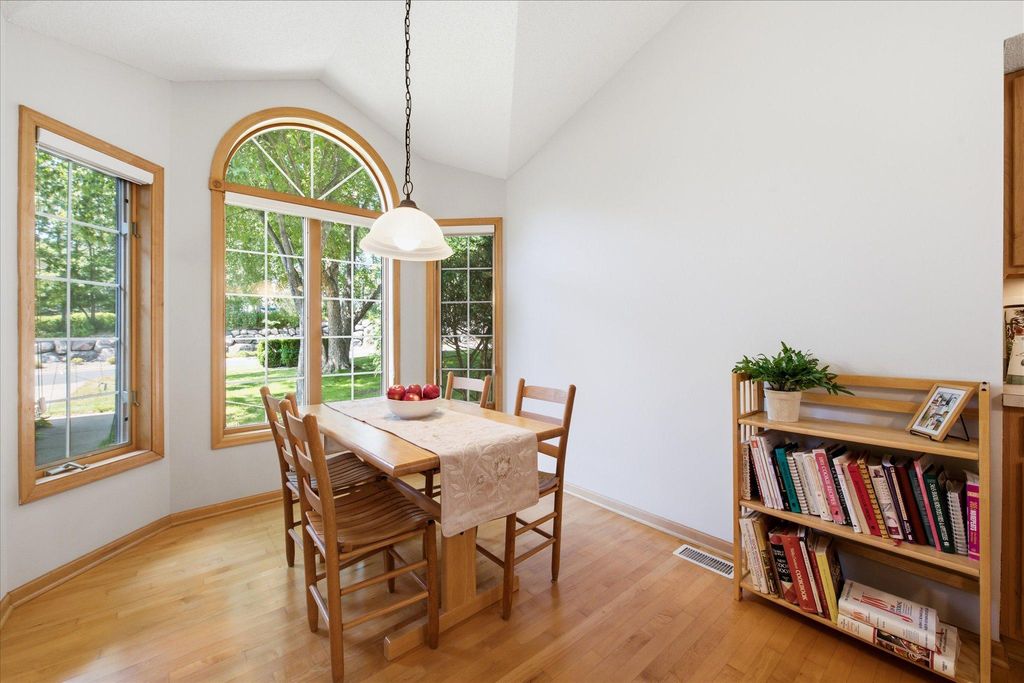 11137 Wyoming Road S, Bloomington, MN 55438 — photo 4