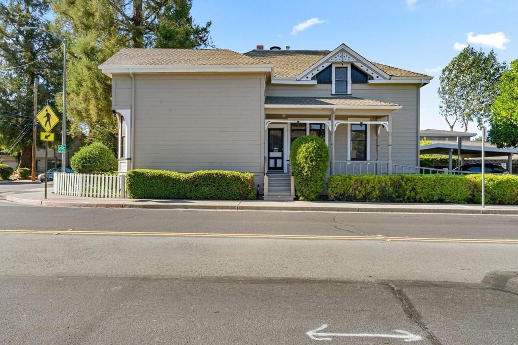 Image 13 of property listing at 142 N Central Avenue, Campbell, CA 95008