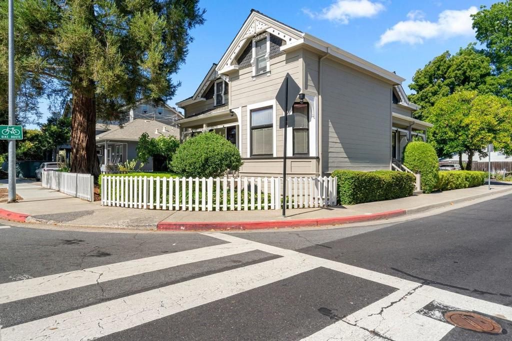 Image 14 of property listing at 142 N Central Avenue, Campbell, CA 95008