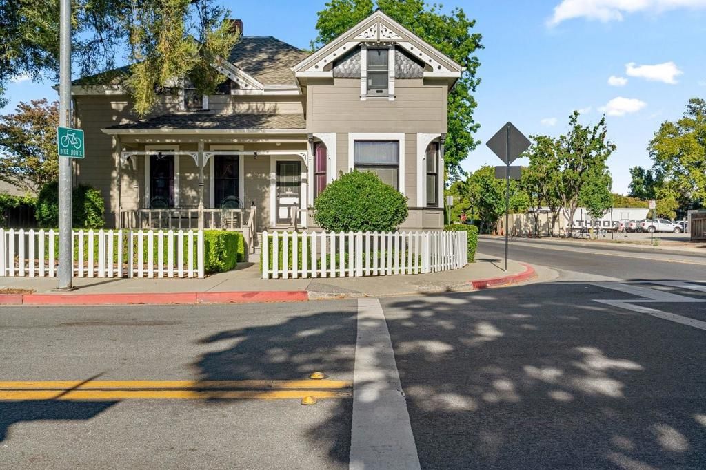 Image 16 of property listing at 142 N Central Avenue, Campbell, CA 95008