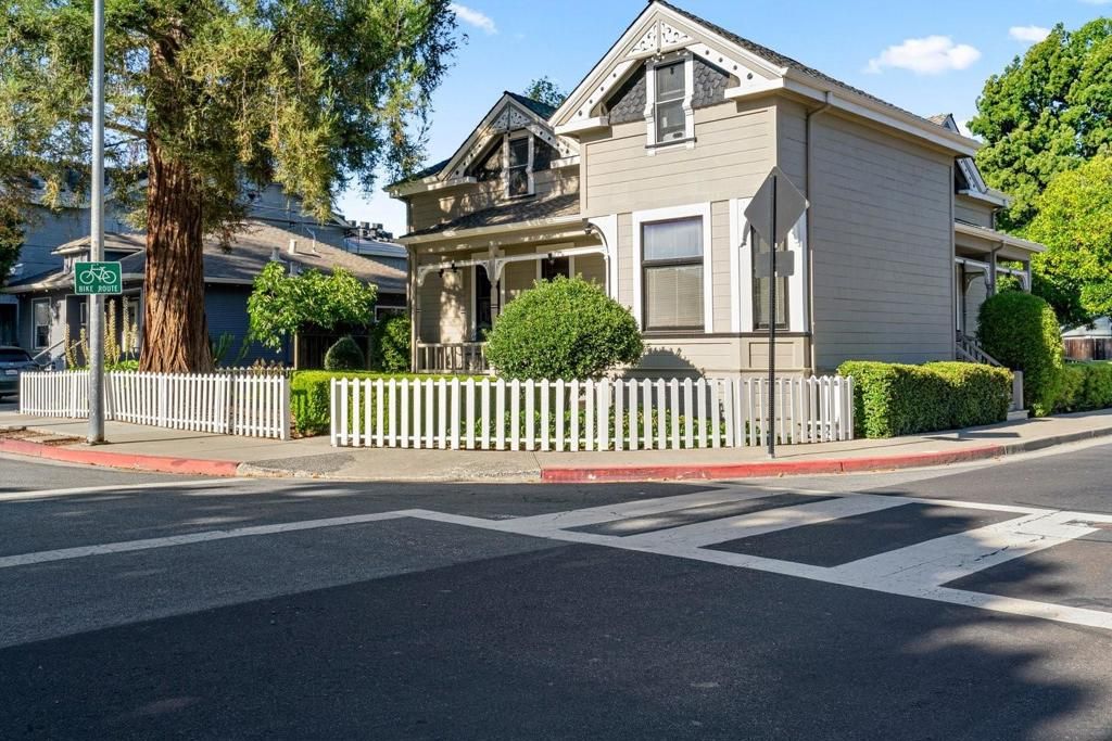 Image 17 of property listing at 142 N Central Avenue, Campbell, CA 95008