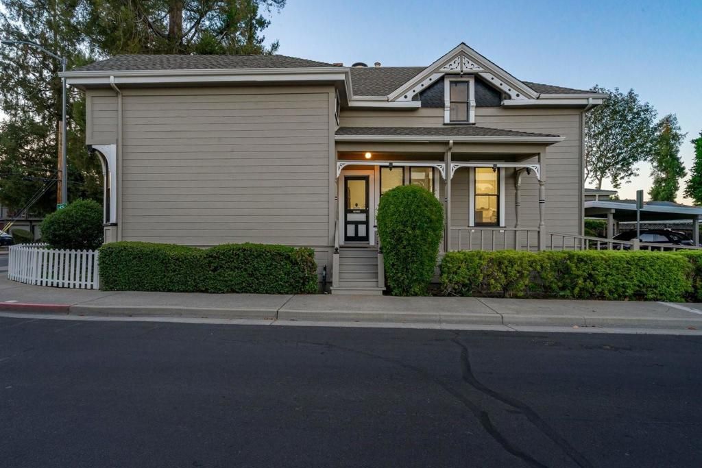 Image 6 of property listing at 142 N Central Avenue, Campbell, CA 95008