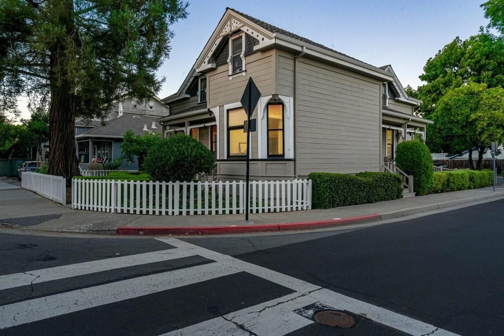 Image 8 of property listing at 142 N Central Avenue, Campbell, CA 95008