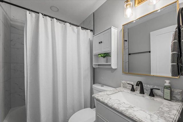 5781 Kennedy Avenue, Cincinnati, OH 45213