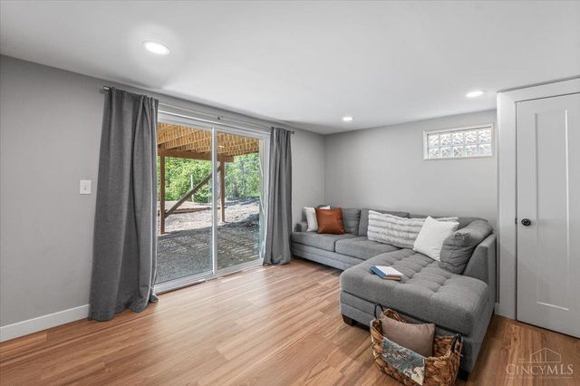 5781 Kennedy Avenue, Cincinnati, OH 45213