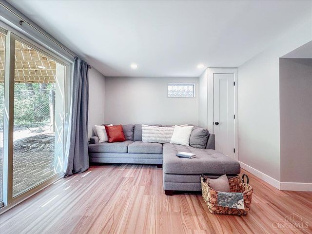 5781 Kennedy Avenue, Cincinnati, OH 45213
