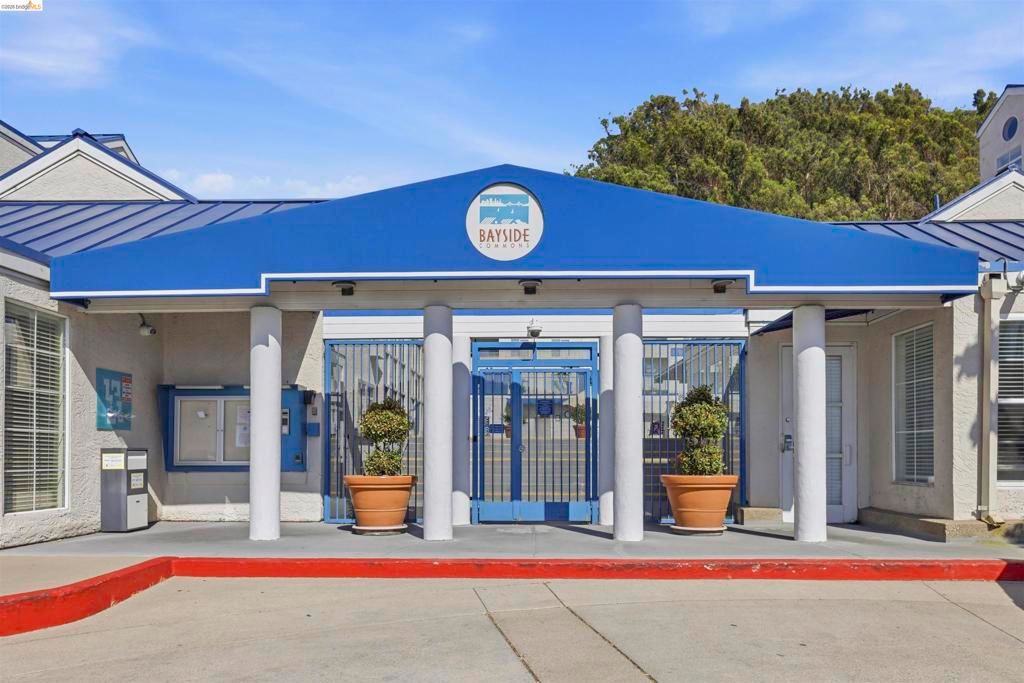 Image 1 of property listing at 535 Pierce 5203, Albany, CA 94706