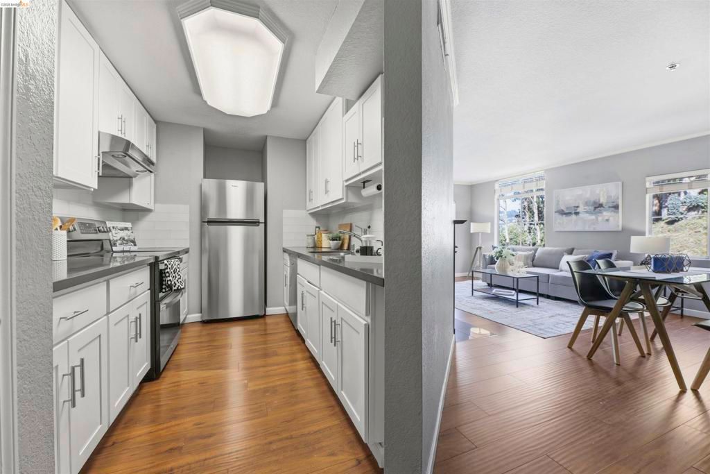 Image 10 of property listing at 535 Pierce 5203, Albany, CA 94706