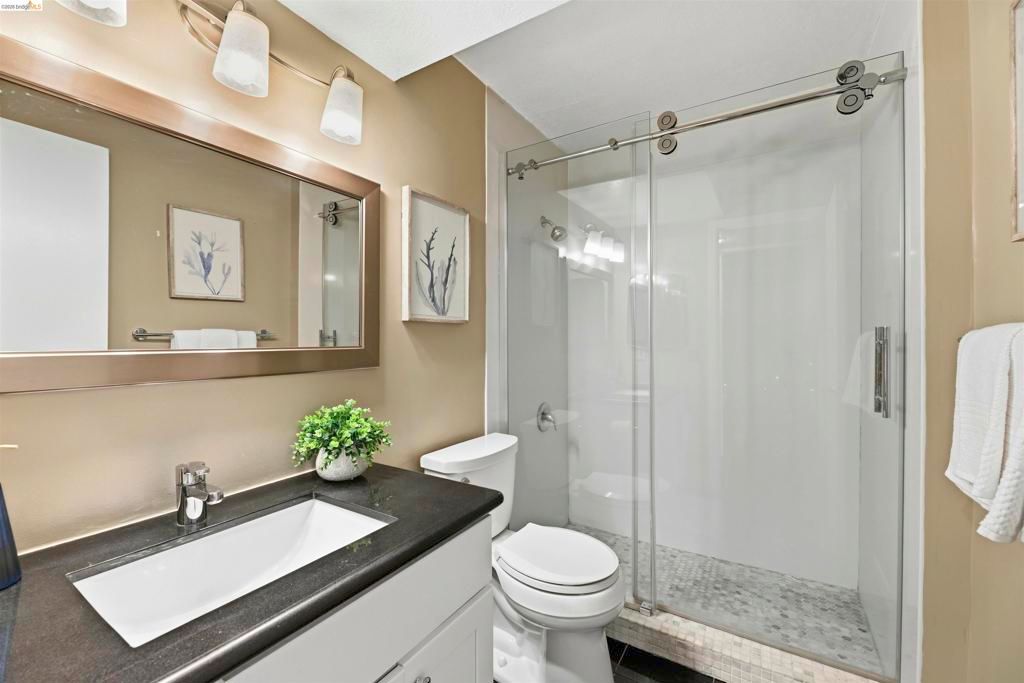 Image 23 of property listing at 535 Pierce 5203, Albany, CA 94706