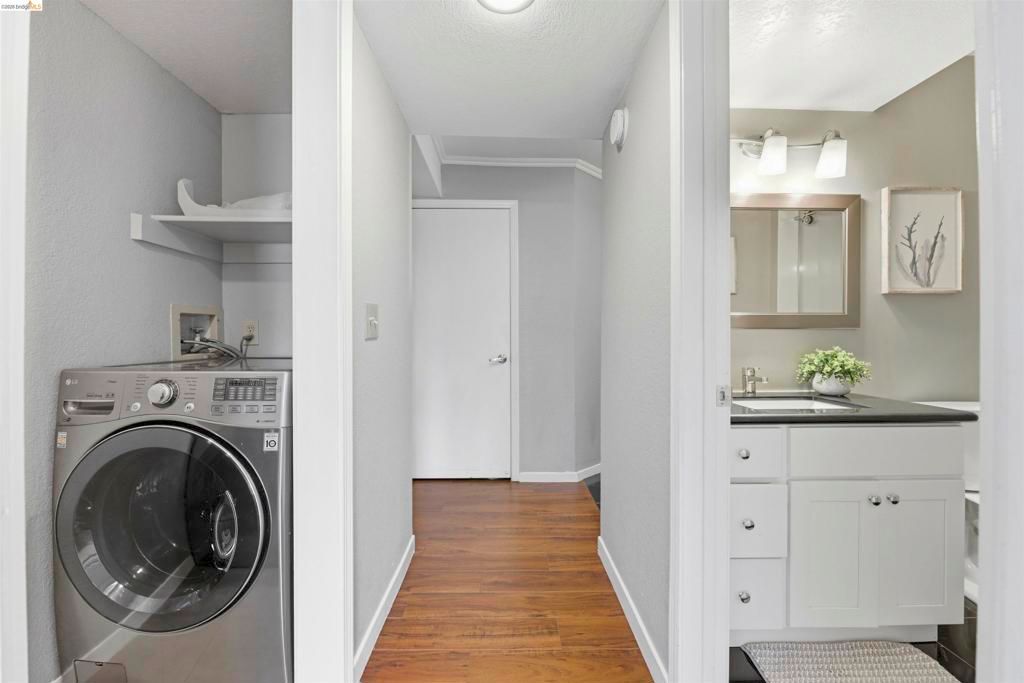 Image 25 of property listing at 535 Pierce 5203, Albany, CA 94706