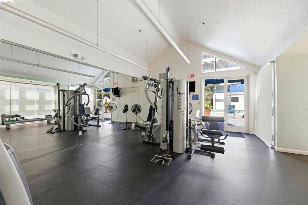 Image 32 of property listing at 535 Pierce 5203, Albany, CA 94706