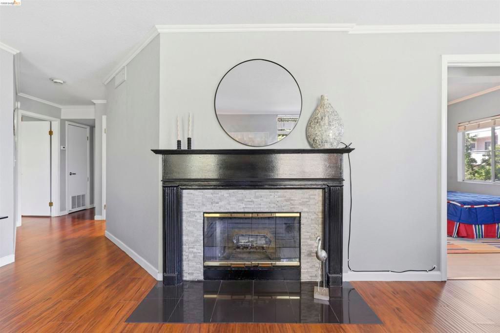 Image 6 of property listing at 535 Pierce 5203, Albany, CA 94706