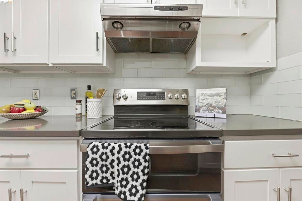 Image 9 of property listing at 535 Pierce 5203, Albany, CA 94706