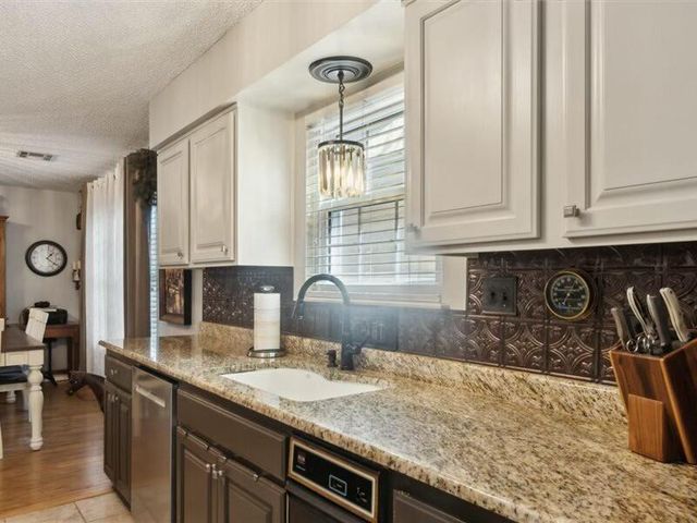 31990 S 624 Place 48, Grove, OK 74344