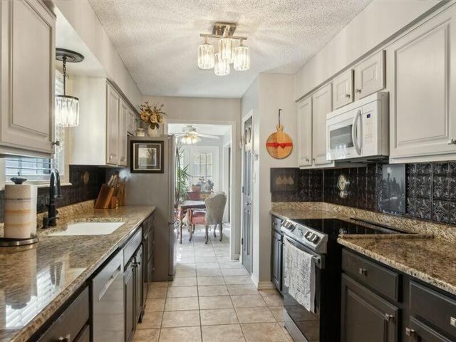 31990 S 624 Place 48, Grove, OK 74344