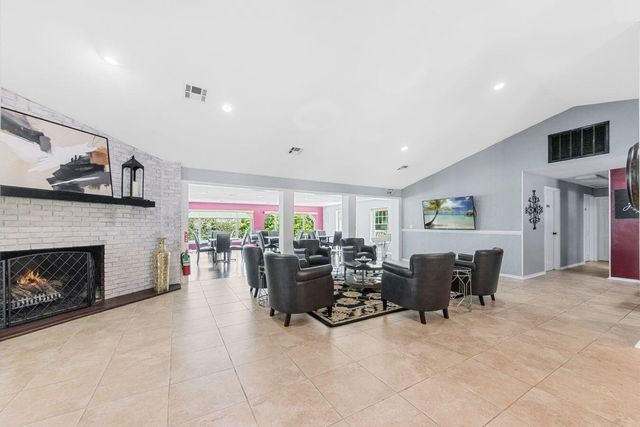 31990 S 624 Place 48, Grove, OK 74344