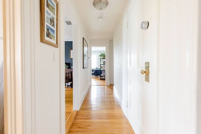 35 Washington Sq 3, Salem, MA 01970