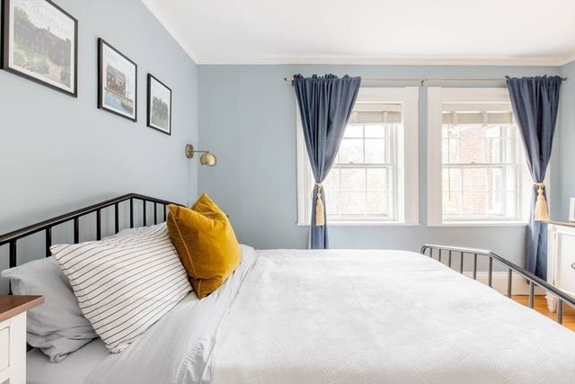 35 Washington Sq 3, Salem, MA 01970