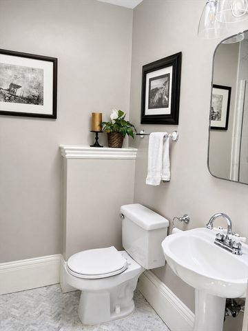 35 Washington Sq 3, Salem, MA 01970