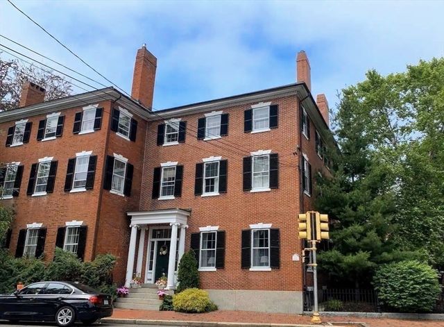 35 Washington Sq 3, Salem, MA 01970