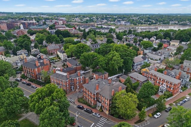 35 Washington Sq 3, Salem, MA 01970