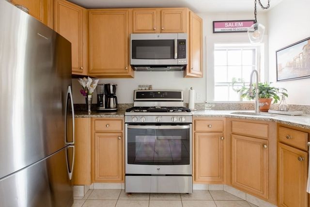 35 Washington Sq 3, Salem, MA 01970