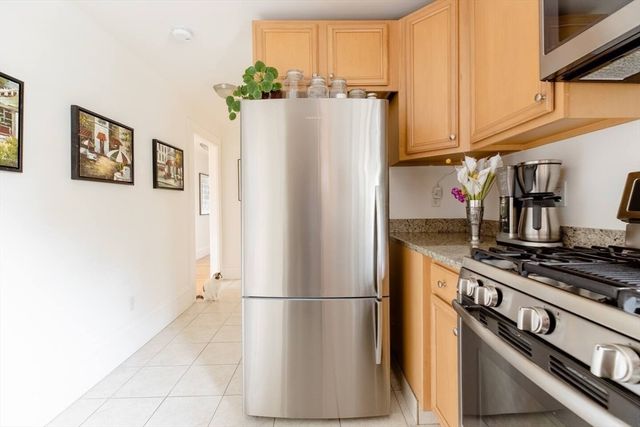 35 Washington Sq 3, Salem, MA 01970