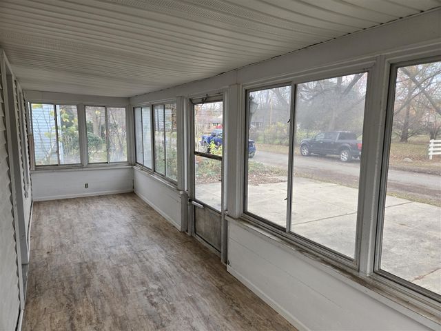 25438 4th Street, Grosse Ile, MI 48138