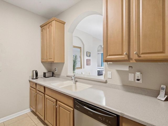 8300 PORTOFINO DRIVE 203, Davenport, FL 33896