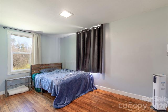 14 Winter Woods Drive, Asheville, NC 28806