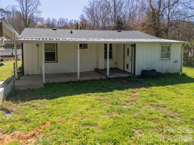 14 Winter Woods Drive, Asheville, NC 28806