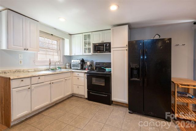 14 Winter Woods Drive, Asheville, NC 28806