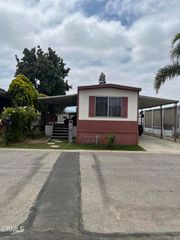 42 Calle Paradora Street 42, Camarillo, CA 93012