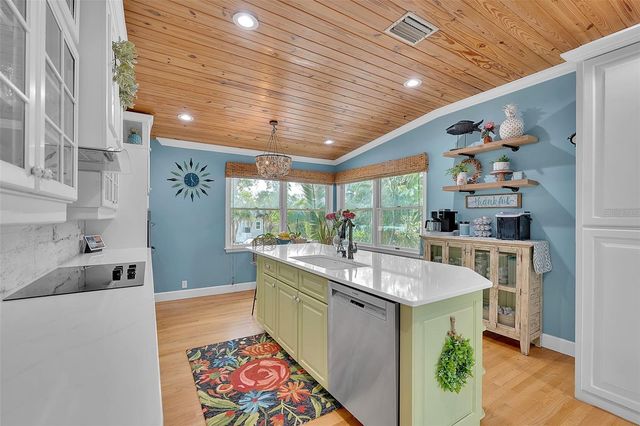 70 MOUND PLACE, Terra Ceia, FL 34250