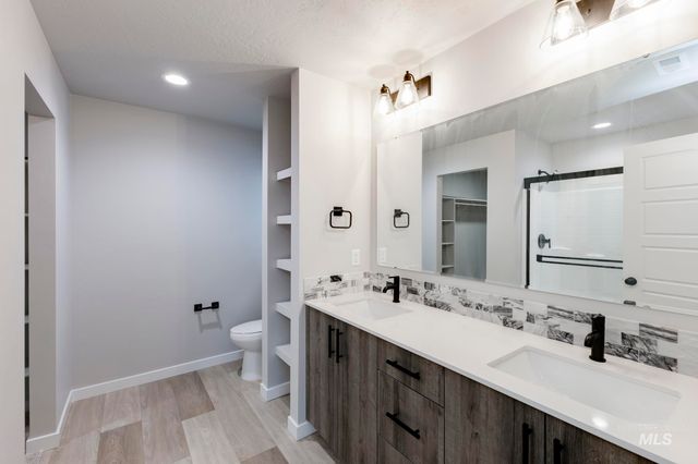 10479 W Tinder St, Star, ID 83669