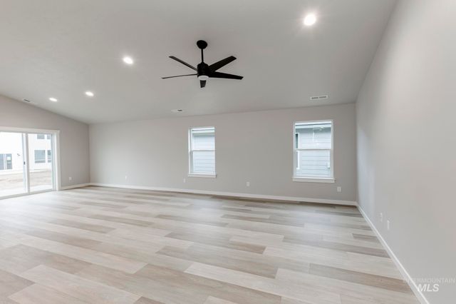 10479 W Tinder St, Star, ID 83669