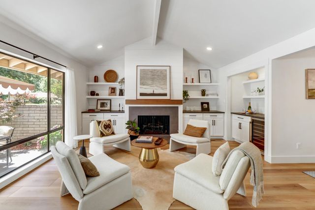 1202 Commons Dr, Sacramento, CA 95825