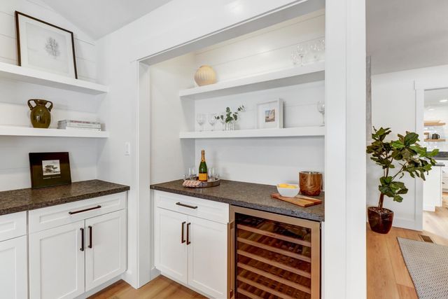 1202 Commons Dr, Sacramento, CA 95825