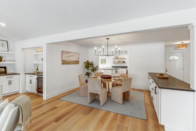 1202 Commons Dr, Sacramento, CA 95825