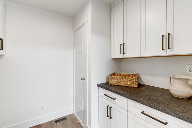 1202 Commons Dr, Sacramento, CA 95825