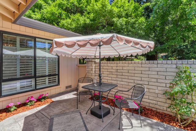 1202 Commons Dr, Sacramento, CA 95825