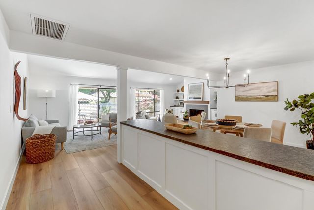 1202 Commons Dr, Sacramento, CA 95825