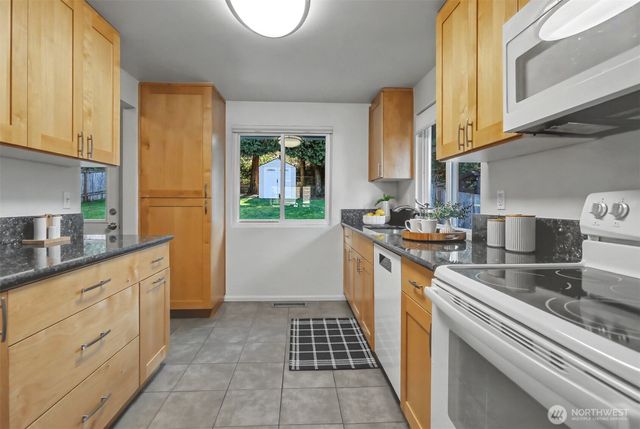 2021 NE 97th Street, Seattle, WA 98115