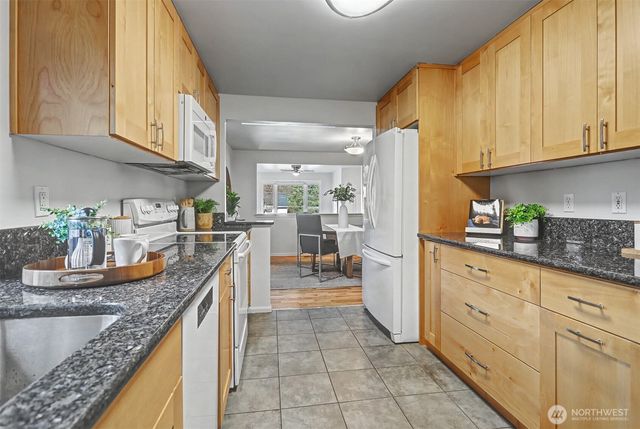 2021 NE 97th Street, Seattle, WA 98115