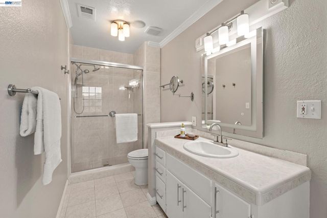 4571 Ewing Rd, Castro Valley, CA 94546
