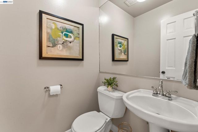 4571 Ewing Rd, Castro Valley, CA 94546