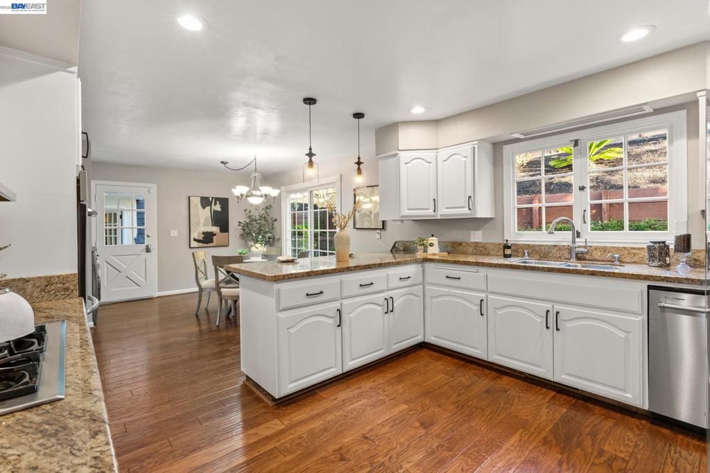 Image 15 of property listing at 4571 Ewing Rd, Castro Valley, CA 94546