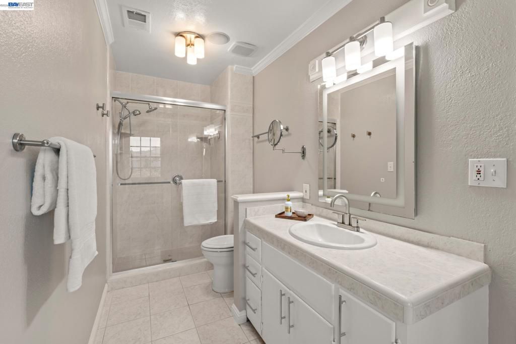 Image 39 of property listing at 4571 Ewing Rd, Castro Valley, CA 94546