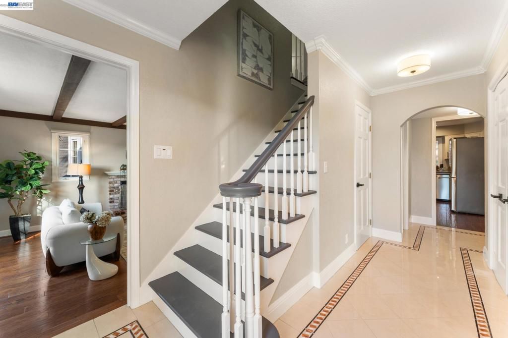 Image 7 of property listing at 4571 Ewing Rd, Castro Valley, CA 94546
